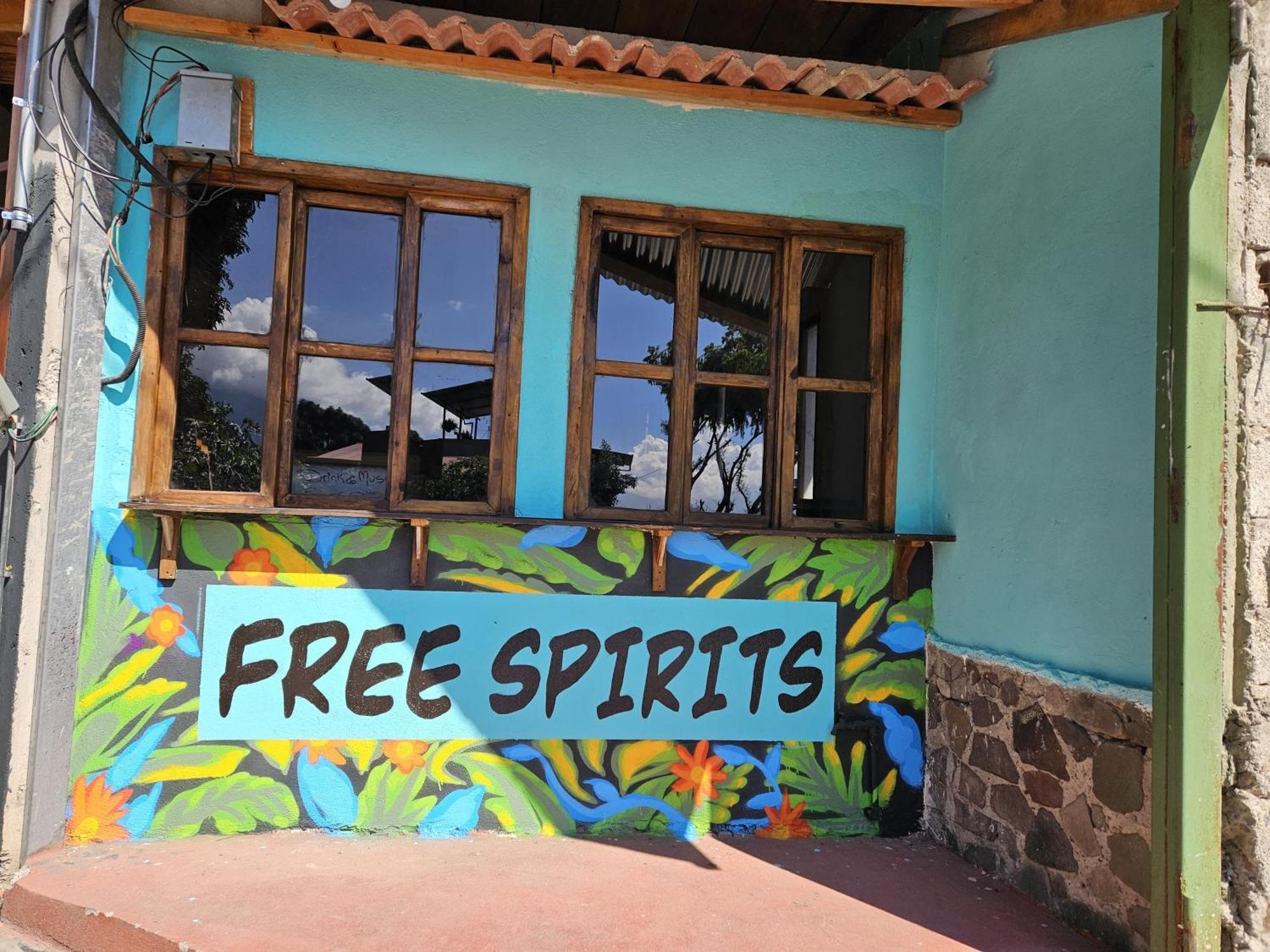 Free Spirits Hotel San Marcos La Laguna Exterior photo