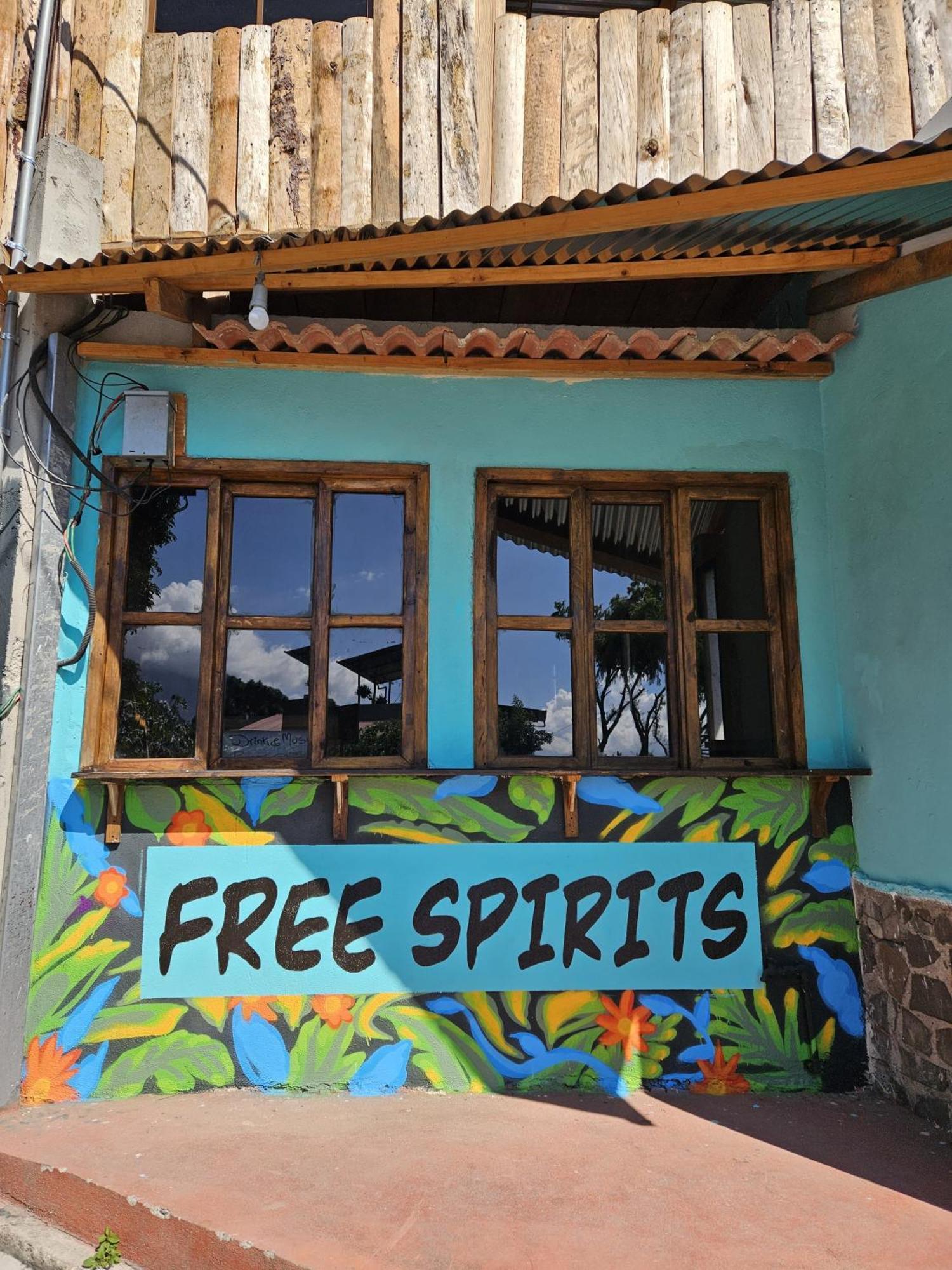 Free Spirits Hotel San Marcos La Laguna Exterior photo